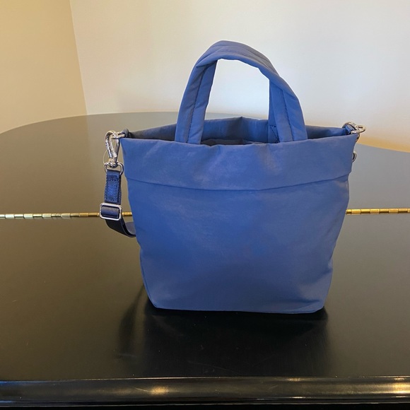 NWT Athletic Athleisure Minimalist Travel RARE Lululemon On My Level Bag *Micro - Picture 7 of 17